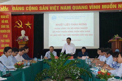 Đoàn công tác của Bộ Nông nghiệp và Phát triển nông thôn tới thăm và làm việc với Viện nghiên cứu Hải sản