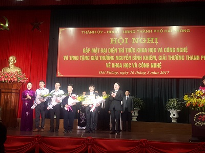 Viện nghiên cứu Hải sản vinh dự nhận Giải thưởng Nguyễn Bỉnh Khiêm, giải thưởng Thành phố về Khoa học và Công nghệ năm 2016