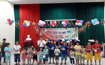 Vui tết trung thu cho các cháu thiếu nhi tại Phân viện Viện nghiên cứu Hải sản phía Nam